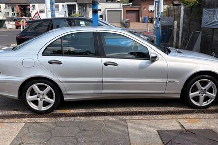 Mercedes-Benz C 180 219.000 km 3.700 &euro; Leverkusen 51373