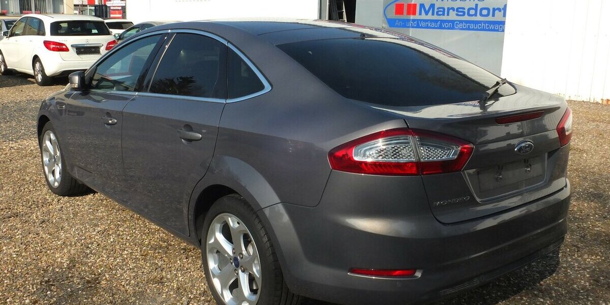 Ford Mondeo 2.0TDCi BUSINESS NAVI XENON PDC AHK BLUETOO 143.215 km 9.908 &euro; Köln 50858
