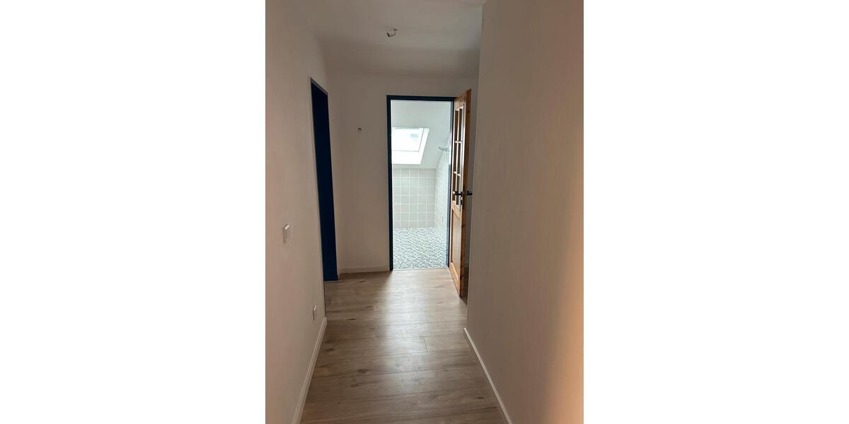 Dachgeschoßwohnung Wermelskirchen - 2 Zimmer, 35 m&sup2;, 350&euro; | Angebot:25850356