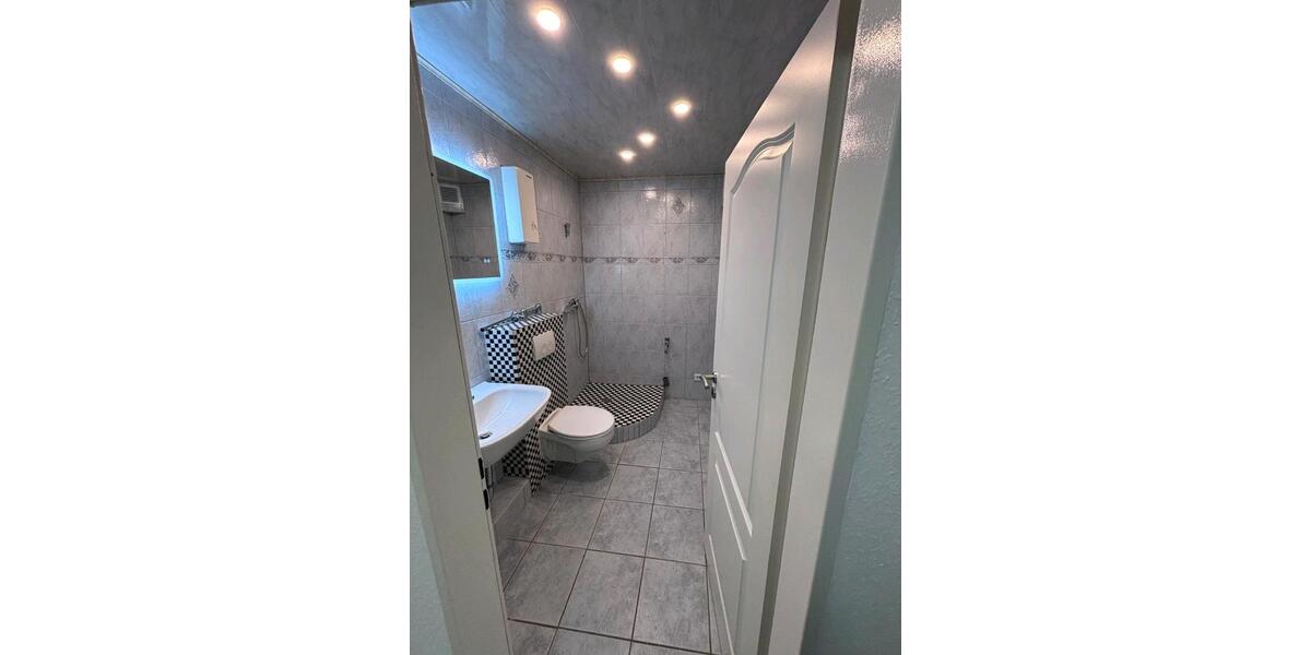 Etagenwohnung Grevenbroich Neuenhausen - 2 Zimmer, 63 m&sup2;, 800&euro; | Angebot:26527178