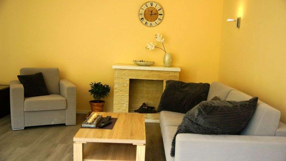 Zimmer Köln Mülheim - 2 Zimmer, 1.600&euro; | Angebot:24986378