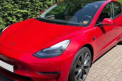 Tesla Model 3 42.180 km 34.995 &euro; Meerbusch 40670