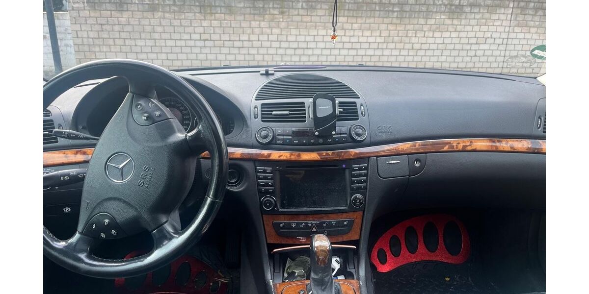 Mercedes-Benz E 220 158.000 km 6.900 &euro; Köln 51065