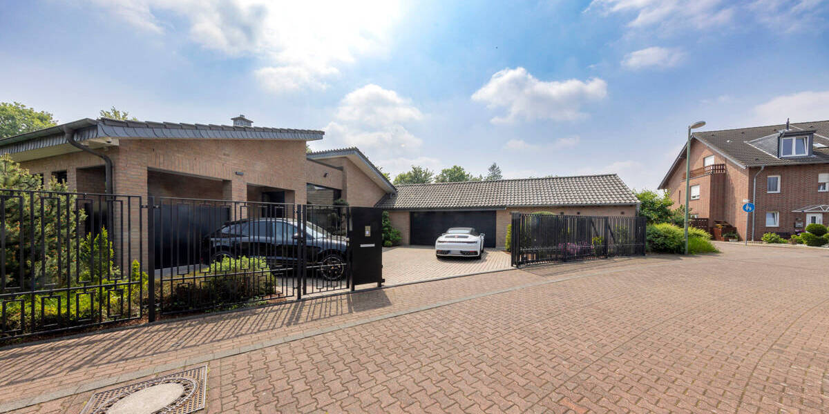 Bungalow Neuss Stadionviertel - 8 Zimmer, 242 m&sup2;, 2.400.000&euro; | Angebot:26585137