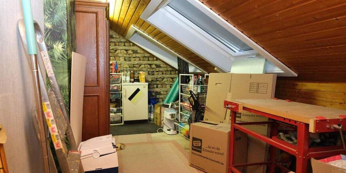 Etagenwohnung Neuss Rosellen - 4 Zimmer, 96 m&sup2;, 239.000&euro; | Angebot:25687337