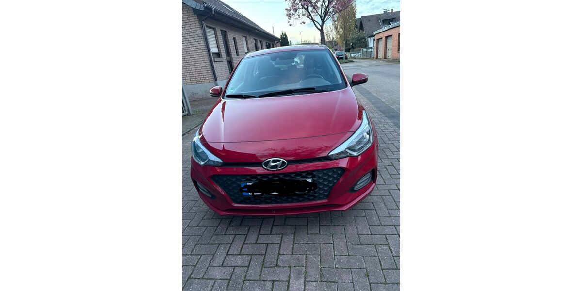 Hyundai i20 39.000 km 10.300 &euro; Köln 51061