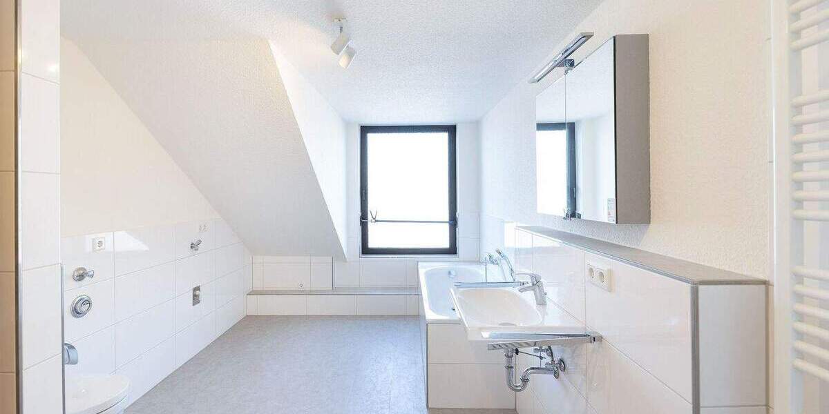 Etagenwohnung Düsseldorf Flingern Nord - 2 Zimmer, 82 m&sup2;, 1.360&euro; | Angebot:25745721