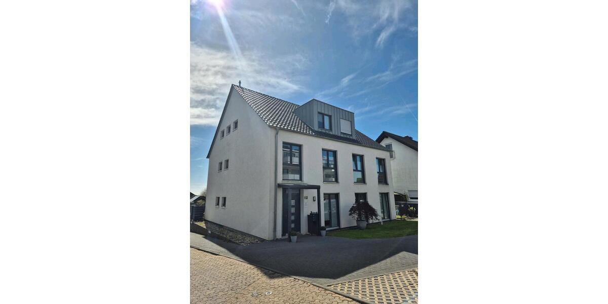 Dachgeschoßwohnung Leichlingen (Rheinland) - 3 Zimmer, 95 m&sup2;, 1.800&euro; | Angebot:26692780