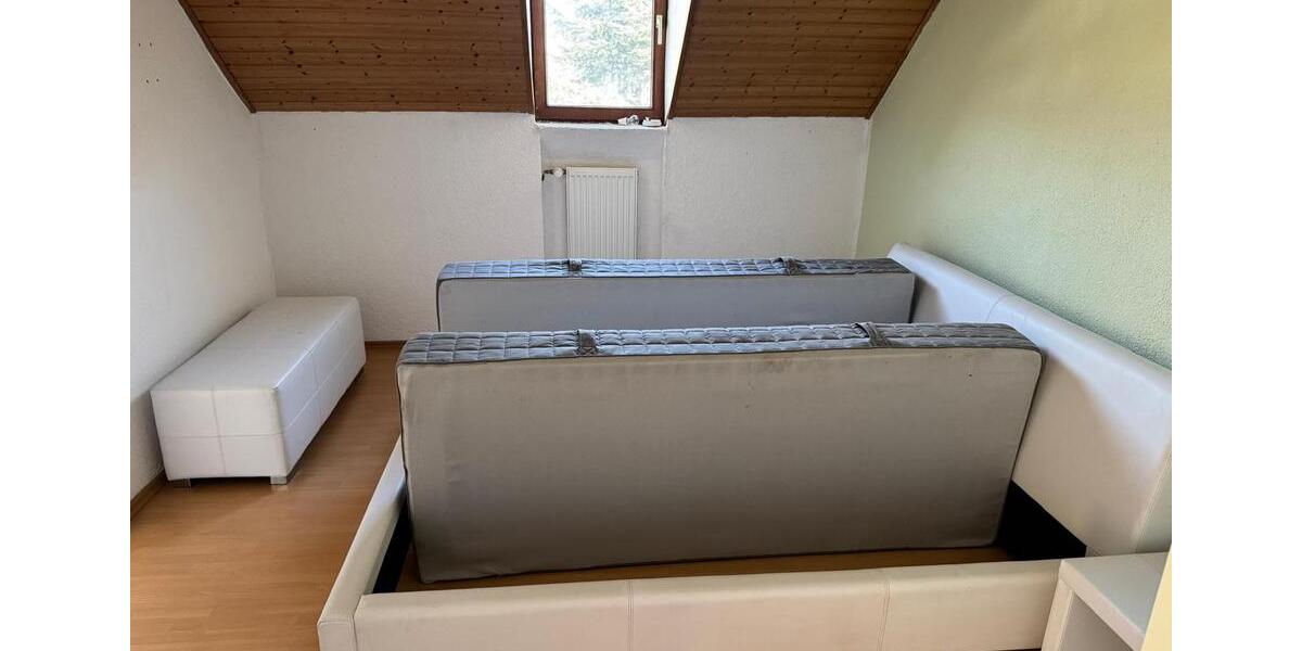 Dachgeschoßwohnung Solingen Wald - 3 Zimmer, 80 m&sup2;, 750&euro; | Angebot:26335367