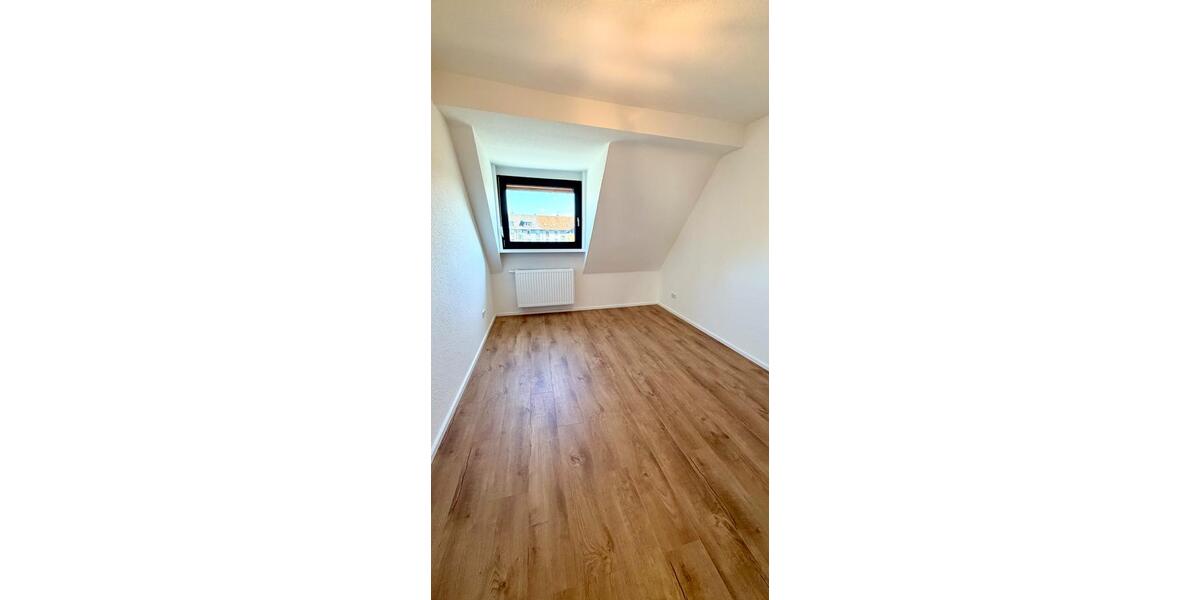 Dachgeschoßwohnung Düsseldorf Pempelfort - 3 Zimmer, 83 m&sup2;, 1.850&euro; | Angebot:26652898