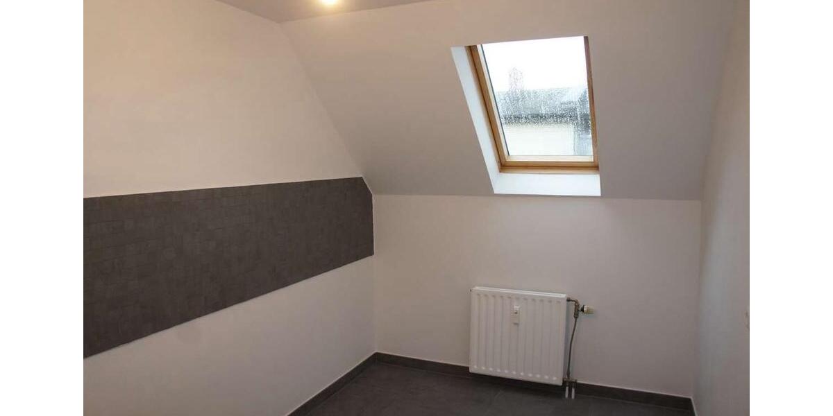 Dachgeschoßwohnung Leverkusen - 2 Zimmer, 55 m&sup2;, 950&euro; | Angebot:26688552