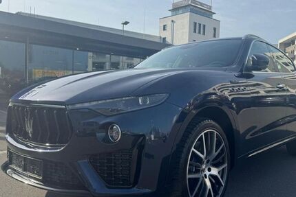 Maserati Levante 11.130 km 61.980 &euro; Köln 50829