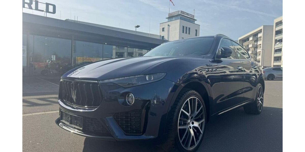Maserati Levante 11.130 km 61.980 &euro; Köln 50829
