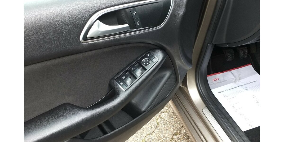 Mercedes-Benz B 180 NAVI EINPARKHILFE SHZ START-STOP 133.214 km 8.998 &euro; Köln 50858