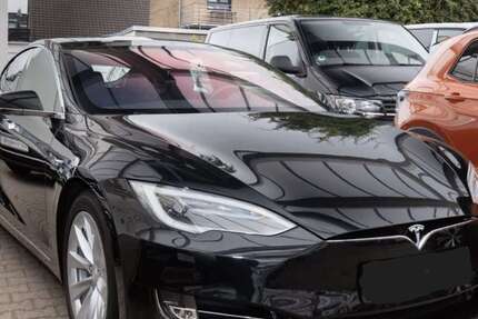 Tesla Model S 89.000 km 29.990 &euro; Solingen 42719
