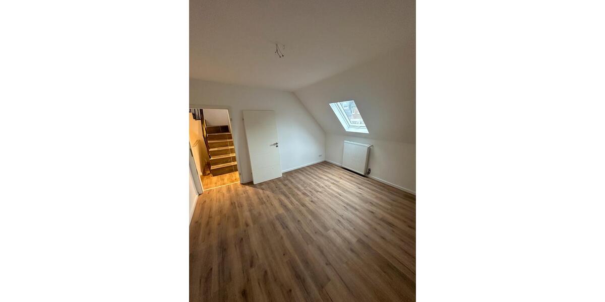 Maisonettenwohnung Meerbusch - 4 Zimmer, 120 m&sup2;, 1.980&euro; | Angebot:25271175