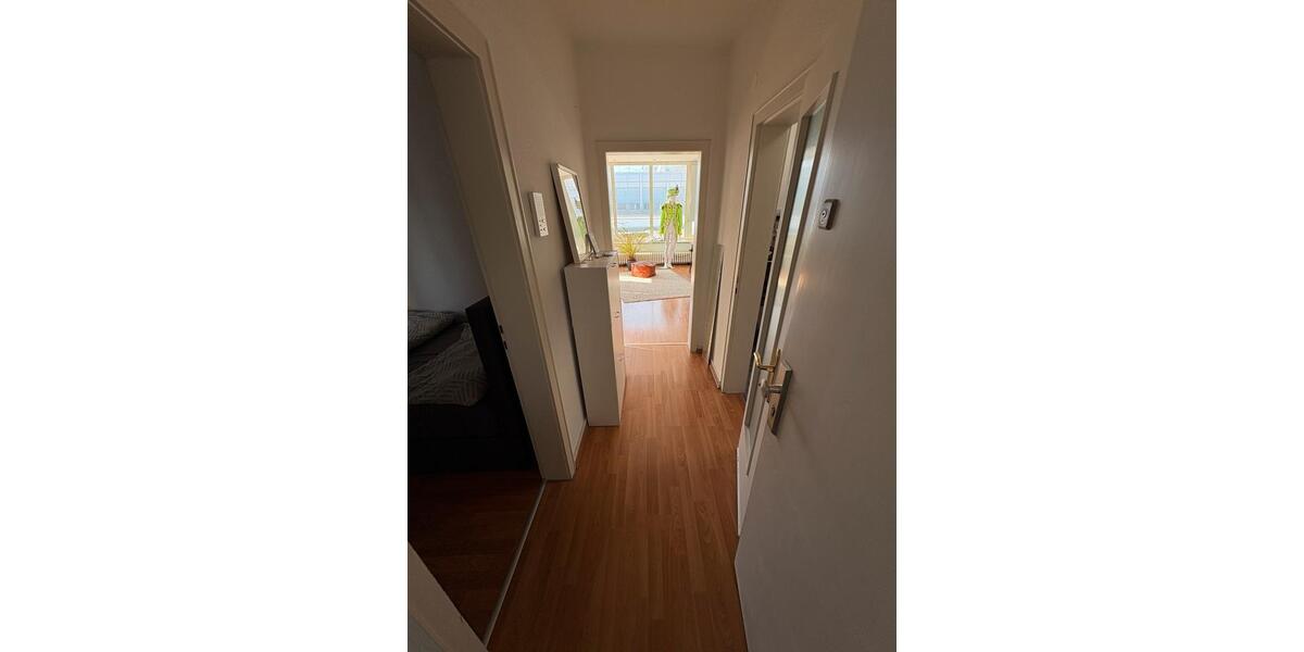 Dachgeschoßwohnung Köln - 2 Zimmer, 37 m&sup2;, 900&euro; | Angebot:25718248