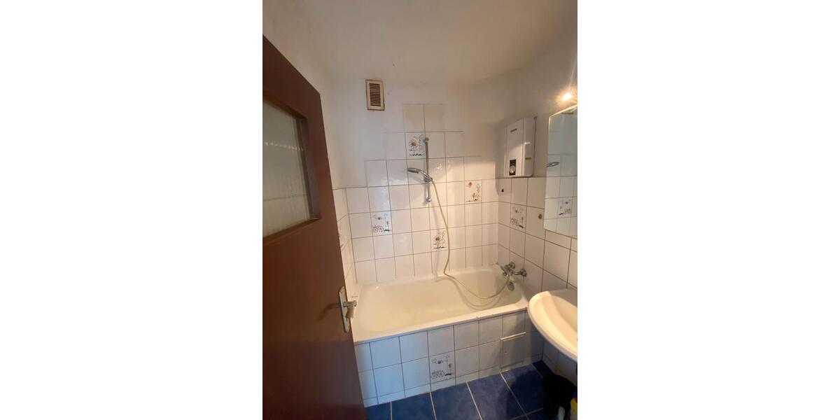 Etagenwohnung Solingen Mitte - 3 Zimmer, 80 m&sup2;, 160.000&euro; | Angebot:25258772