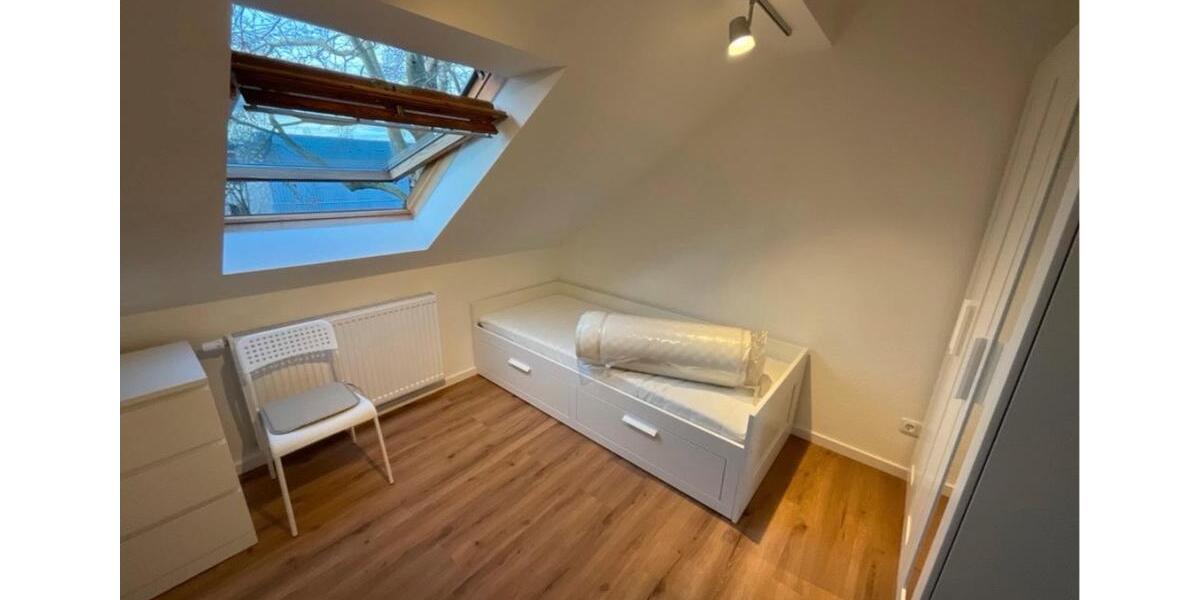 Dachgeschoßwohnung Köln Kalk - 1 Zimmer, 71 m&sup2;, 660&euro; | Angebot:25403046