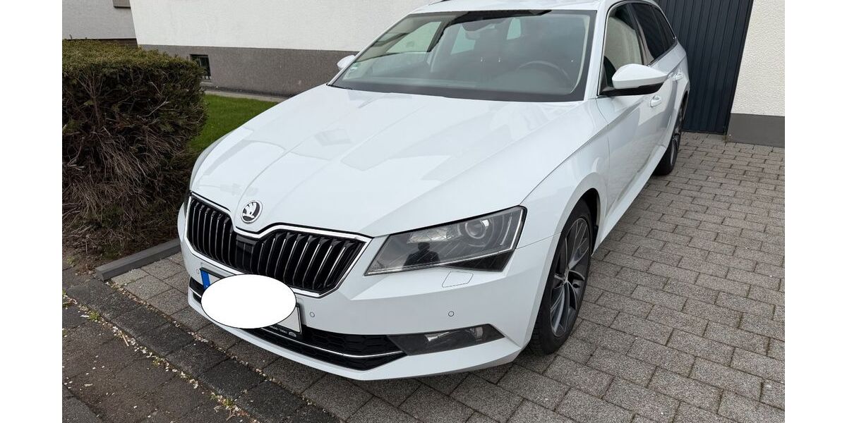 Skoda Superb 345.000 km 11.900 &euro; Köln 51105