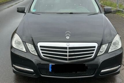 Mercedes-Benz 220 213.000 km 11.400 &euro; Brühl 50321