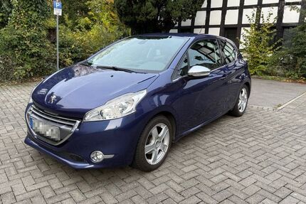 Peugeot 208 108.000 km 5.950 &euro; Hilden 40721