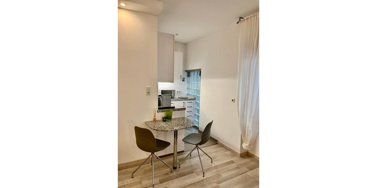 Hochparterre Düsseldorf Stadtbezirk 3 - 1 Zimmer, 26 m&sup2;, 1.090&euro; | Angebot:25960305