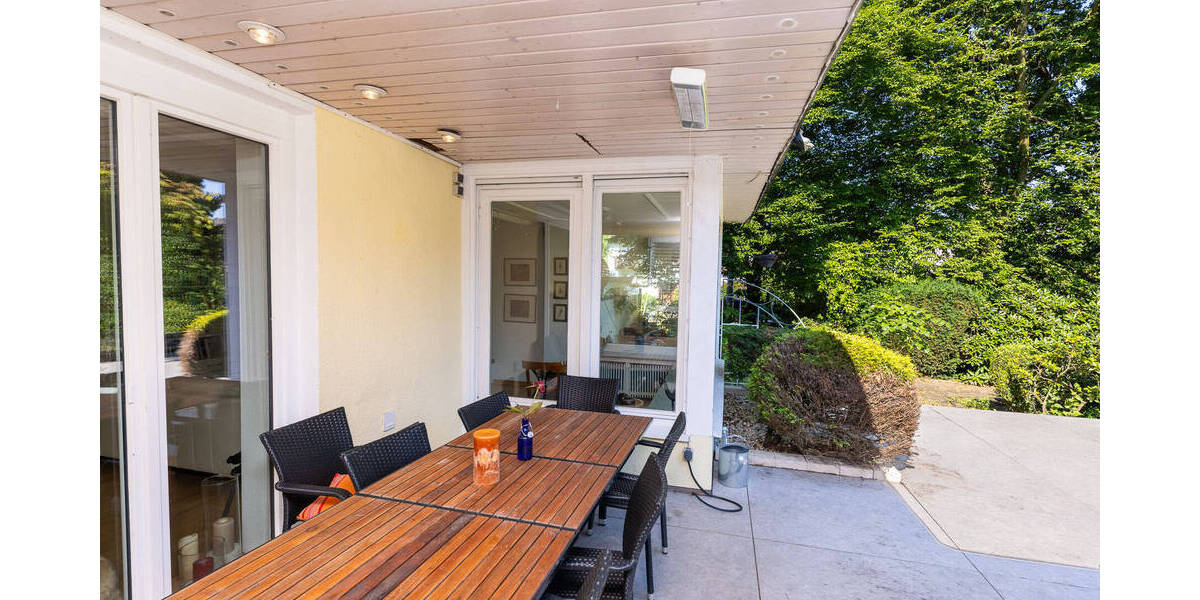 Einfamilienhaus Köln / Lövenich Lövenich - 8 Zimmer, 300 m&sup2;, 1.990.000&euro; | Angebot:25664367