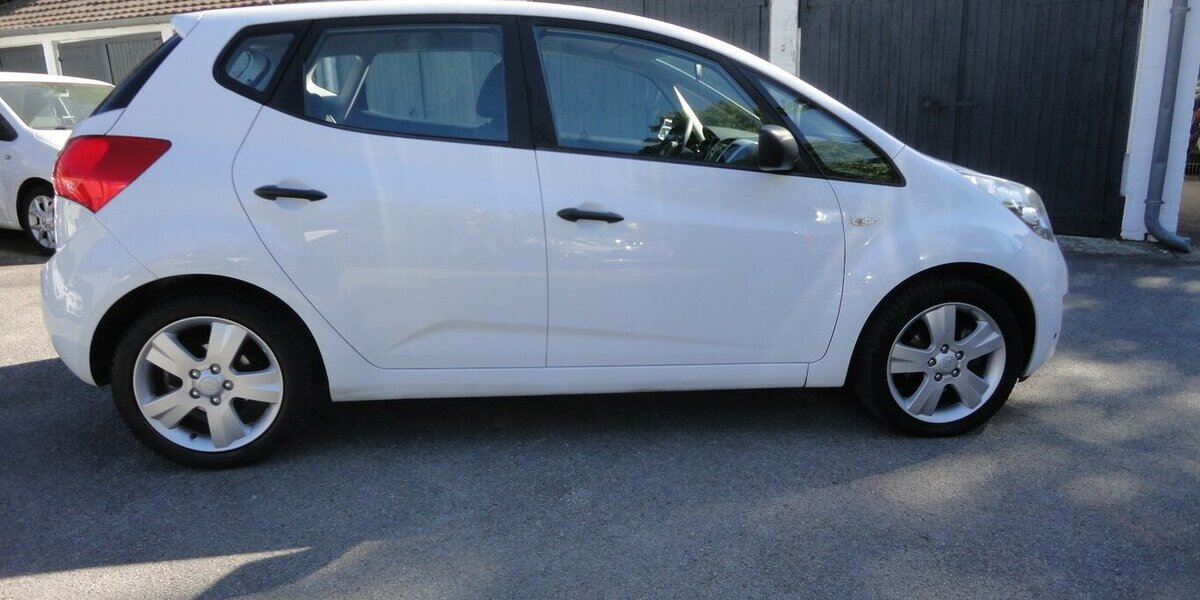 Kia Venga Vision 1,4 Klima SHZ Alu17+ Allwetter 2.Hd 96.000 km 4.950 &euro; Neuss 41462