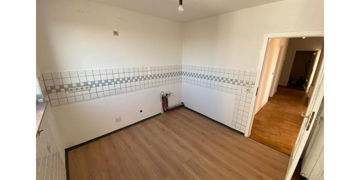 Etagenwohnung Köln Porz - 3 Zimmer, 92 m&sup2;, 1.350&euro; | Angebot:25903166