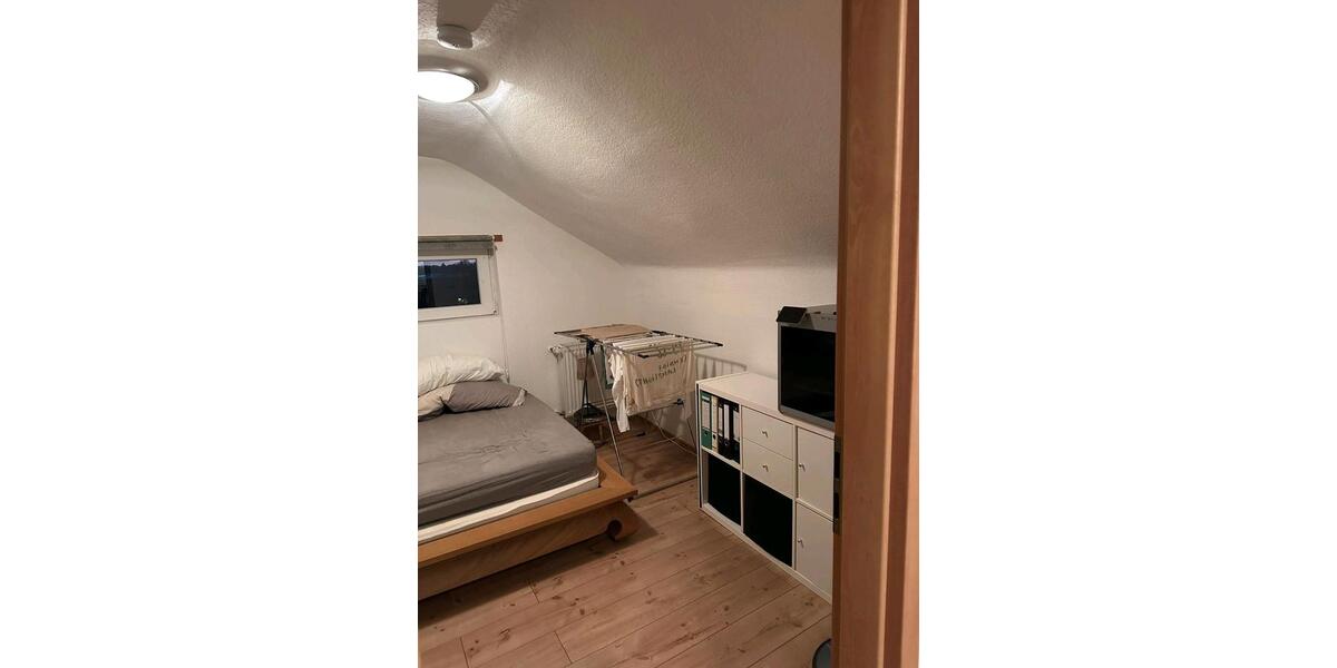 Dachgeschoßwohnung Solingen - 3 Zimmer, 100 m&sup2;, 1.190&euro; | Angebot:25974947