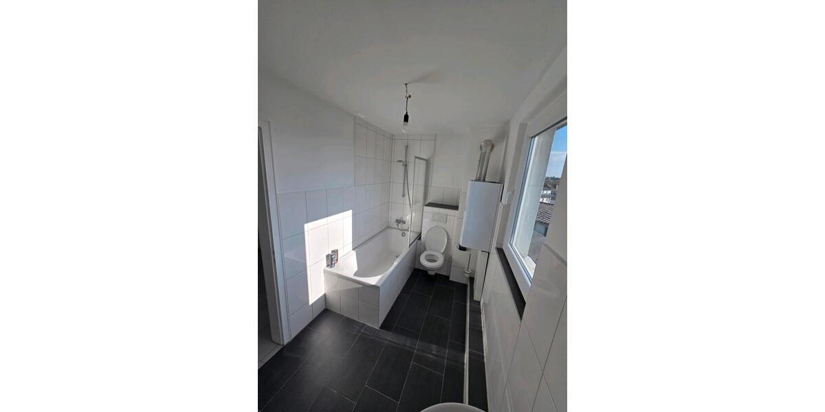 Etagenwohnung Solingen Mitte - 3 Zimmer, 70 m&sup2;, 680&euro; | Angebot:25933003