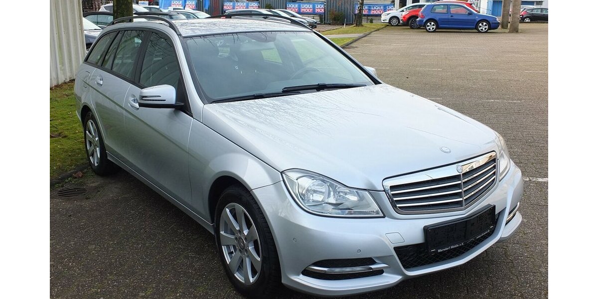 Mercedes-Benz C 180 T CGI BE AUTOM NAVI AHK PARCTRONIC SHZ 149.785 km 11.908 &euro; Köln 50858