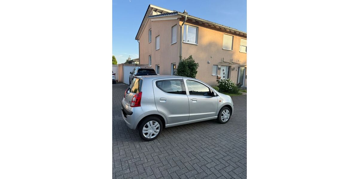 Nissan Pixo 118.200 km 1.900 &euro; Bergisch Gladbach 51467