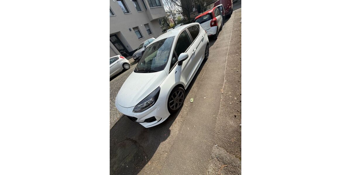 Ford Fiesta 47.300 km 15.300 &euro; Köln 50935