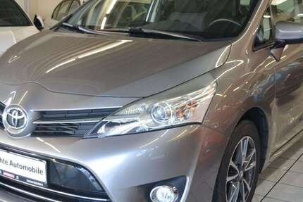 Toyota Verso 200.000 km 6.950 &euro; Solingen 42719