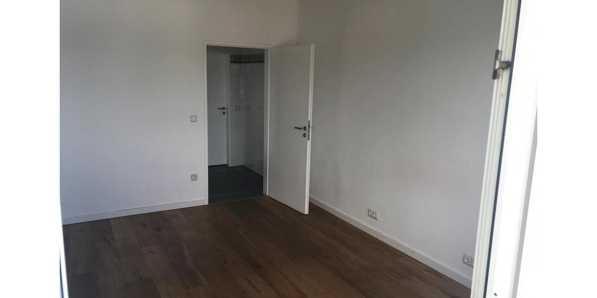 Etagenwohnung Solingen Burg - 2 Zimmer, 89 m&sup2;, 718&euro; | Angebot:25962725