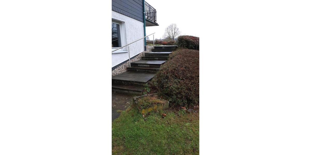 Hochparterre Bergisch Gladbach - 3 Zimmer, 110 m&sup2;, 1.350&euro; | Angebot:23684098