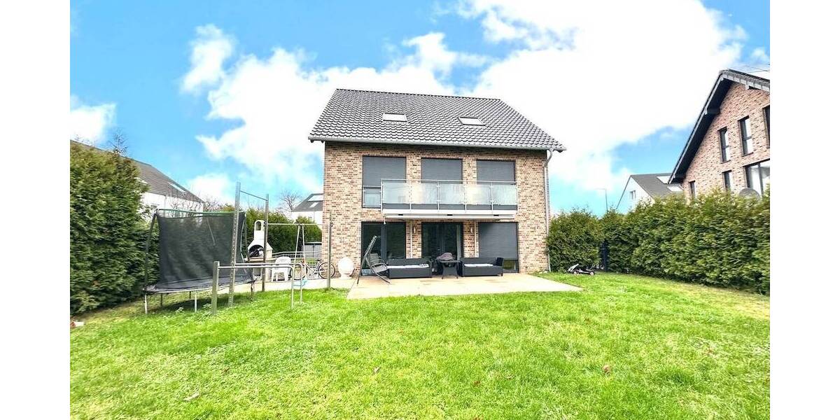 Einfamilienhaus Neuss Stadionviertel - 7 Zimmer, 255 m&sup2;, 998.000&euro; | Angebot:26657257