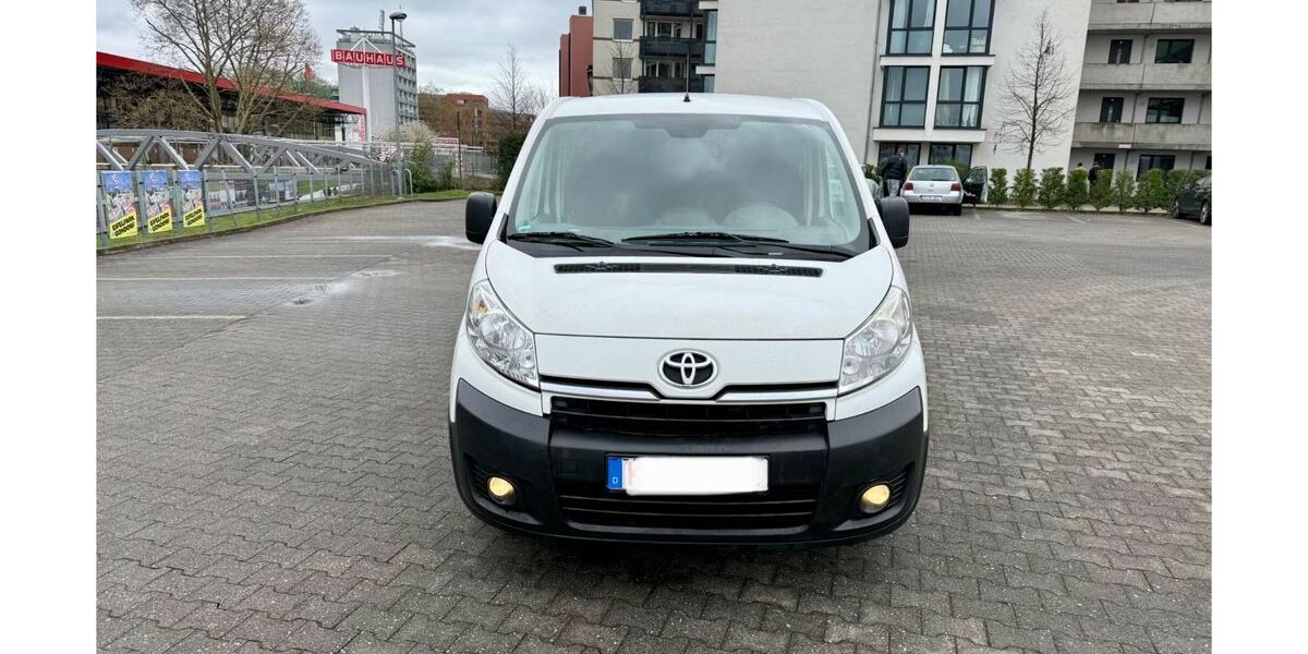 Toyota Proace (Verso) 249.000 km 4.599 &euro; Köln 50825