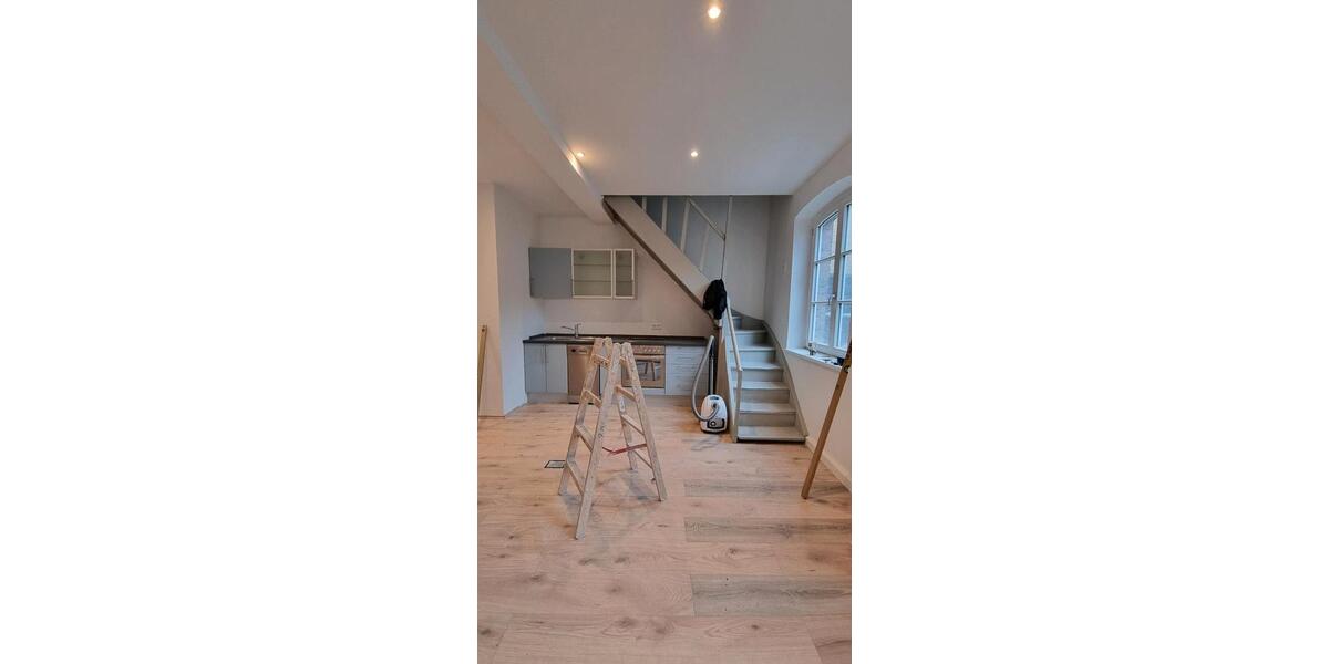 Etagenwohnung Neuss - 5 Zimmer, 120 m&sup2;, 450&euro; | Angebot:25616685