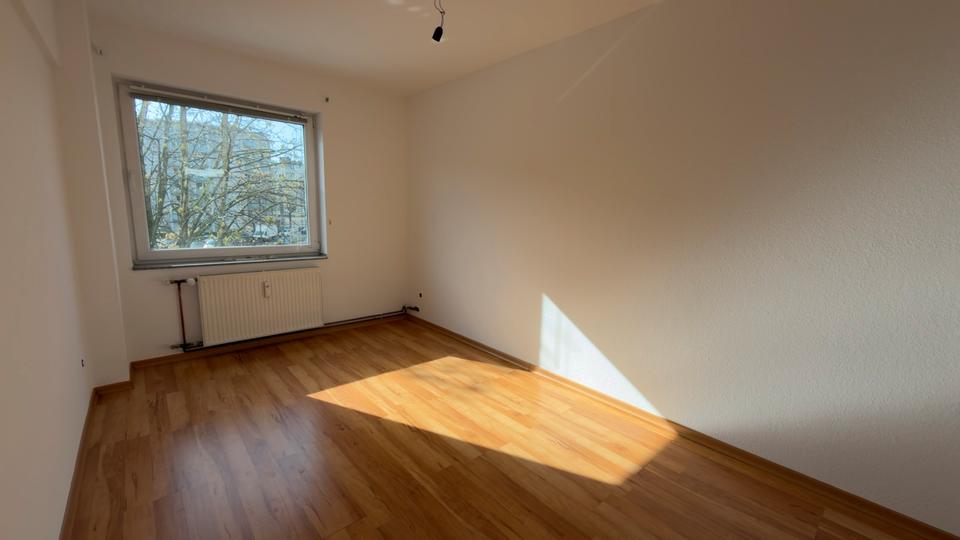 Etagenwohnung Düsseldorf Pempelfort - 3 Zimmer, 93 m&sup2;, 1.440&euro; | Angebot:26663995