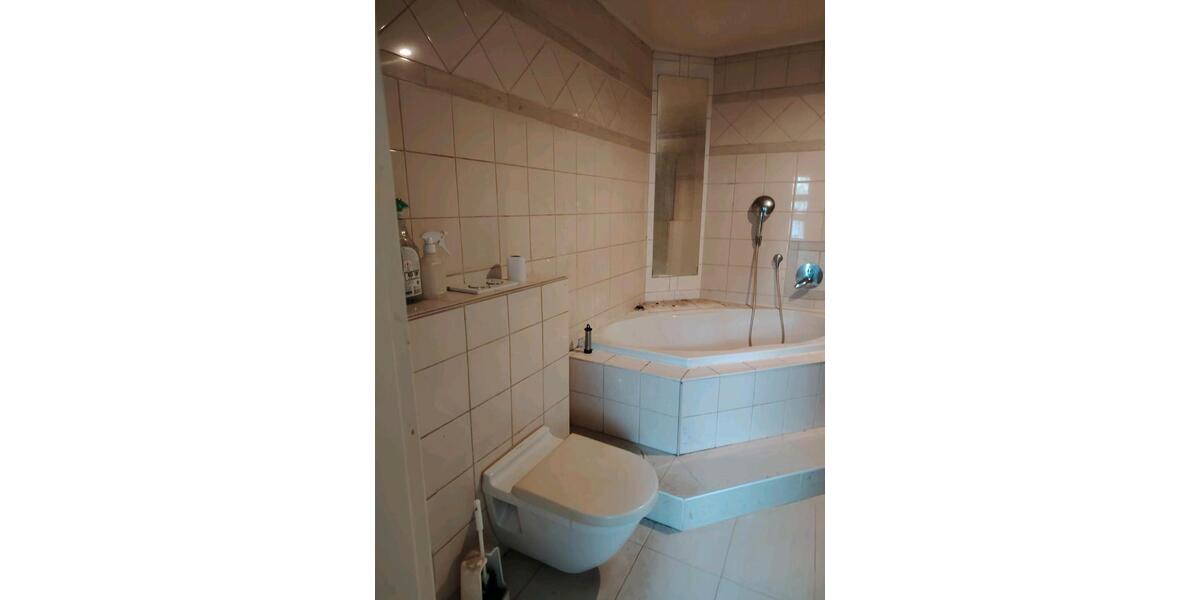 Erdgeschoßwohnung Elsdorf - 4 Zimmer, 135 m&sup2;, 1.750&euro; | Angebot:26030057