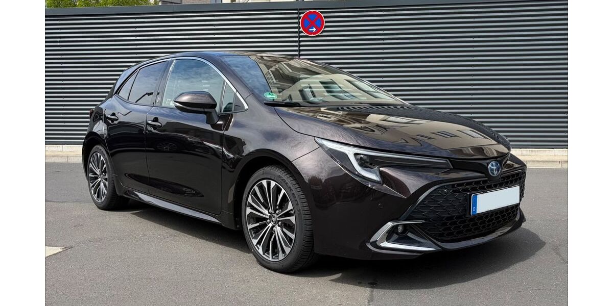 Toyota Corolla 56.452 km 22.290 &euro; Bergisch Gladbach 51426