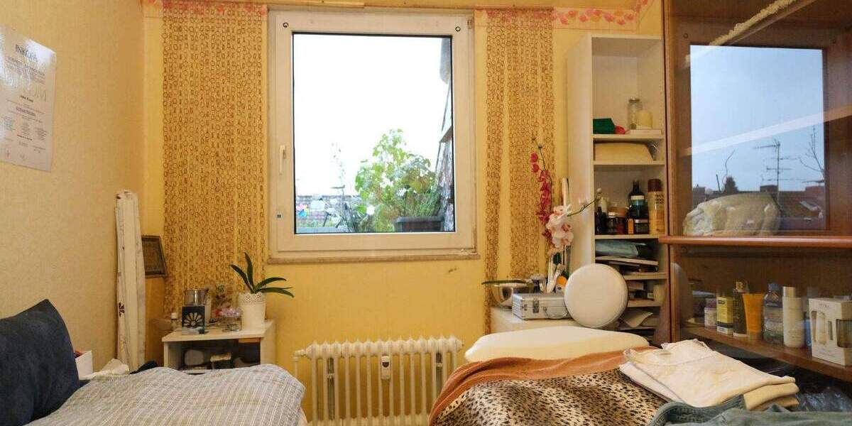 Etagenwohnung Neuss Rosellen - 4 Zimmer, 96 m&sup2;, 239.000&euro; | Angebot:25687337