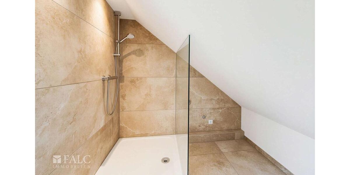 Dachgeschoßwohnung Köln Innenstadt - 3 Zimmer, 76 m&sup2;, 1.700&euro; | Angebot:25718748