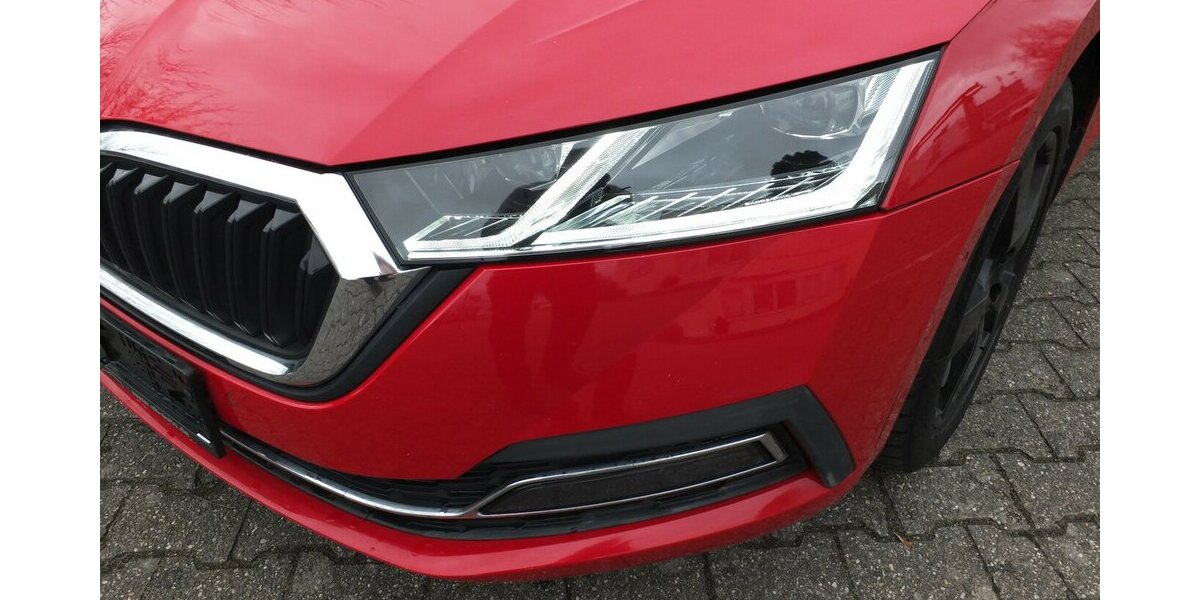 Skoda Octavia KUNDENAUFTRAG: STYLE NAVI BLUETOOTH PARKPI 53.254 km 19.904 &euro; Köln 50858