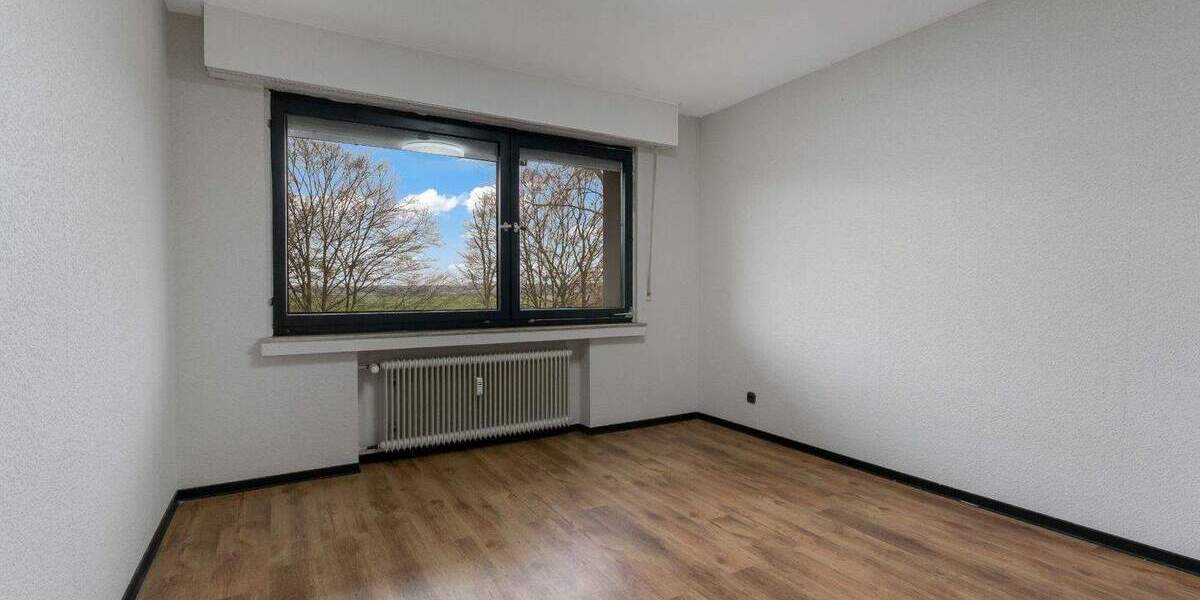 Etagenwohnung Bergheim Ahe - 4 Zimmer, 90 m&sup2;, 110.000&euro; | Angebot:25738406