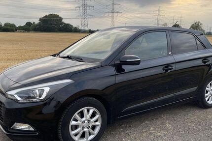Hyundai i20 74.000 km 8.250 &euro; Hürth 50354