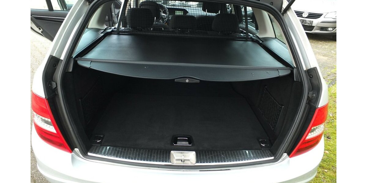 Mercedes-Benz C 180 T CGI BE AUTOM NAVI AHK PARCTRONIC SHZ 149.785 km 11.908 &euro; Köln 50858